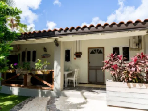 Casalina Garden 2 Blocks to Palm Beach & Kitesurfing School Hotels in Palm Beach