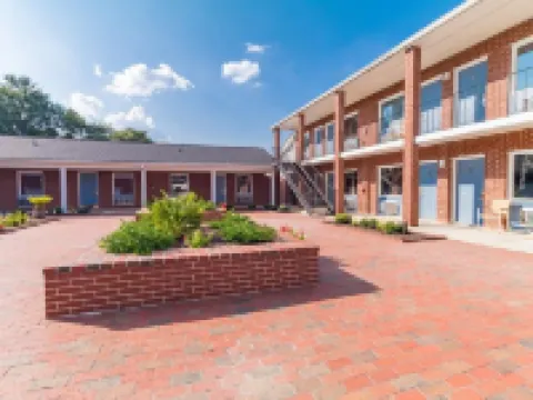 Winton Inn & Suites Hotels in Barnwell