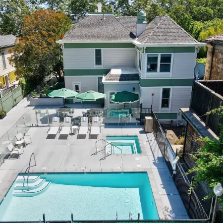 Hennessey Estate