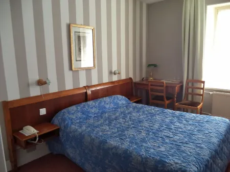 Cit'Hotel Avallon Vauban Отели в г. Базош