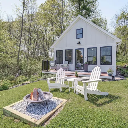 Oceanfront Studio w/ Private Dock in Harpswell!