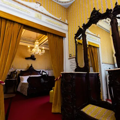 Castelo Santa Catarina Hotels near Marques Metro Station