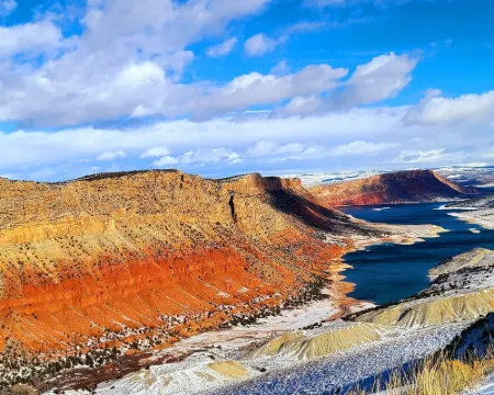 Flaming Gorge Hideout Hotels in Daggett County