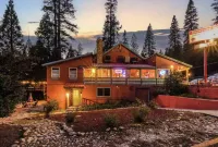 StrawberryInn River Front Resort