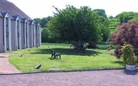 Auberge de Bourgogne Отели в г. Преи