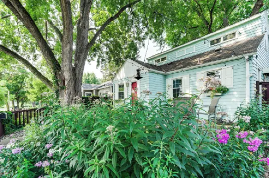 Chic Minneapolis Apt - 6 Blocks to Lake Nokomis!