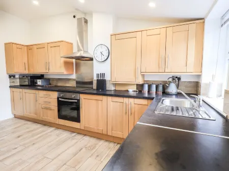 Aryelle House Отели рядом с достопримечательностью «Квакер Тапестри Музеум»