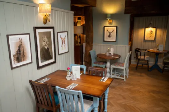 Berkshire Arms by Chef & Brewer Collection