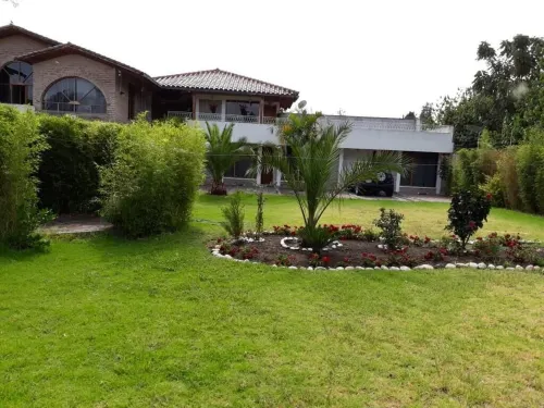 Bamboo Village Place Hotels in Tumbaco