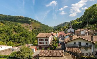 Logis Hotel Erreguina