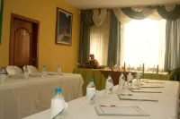 Victoria Suites Hotel