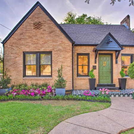 Newly Updated and Charming Azalea District Home