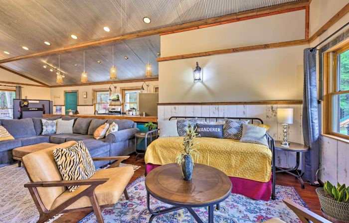 Pet-Friendly Outdoor Paradise w/ Grill, Decks