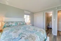 Emerald Isle Vacation Rental w/ Resort Pool! - Balkoner