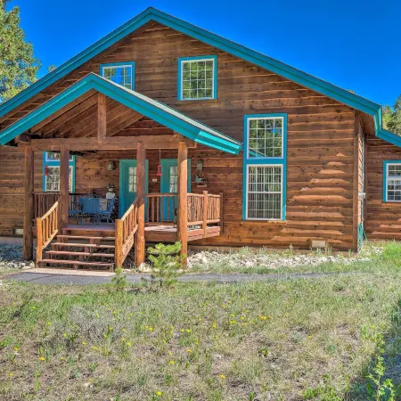6 Mi to Turquoise Lake: Retreat w/ Covered Deck!
