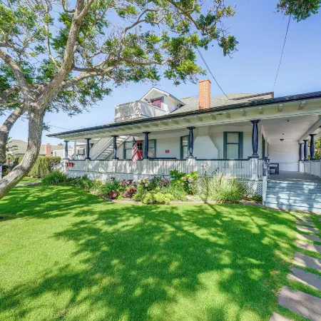 Victorian Carpinteria Apartment < 1 Mi to Beach!