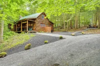 Lake & Beach Access at Lake Luzerne Cabin! - 홈스테이