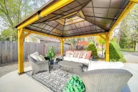 Lakeview Lodge w/ Spacious Yard: Families Welcome - 3-Star