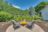 Peaceful Harvard Vacation Rental 3 Mi to Town!