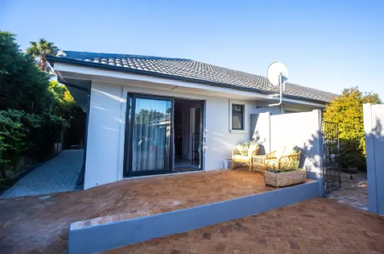 Casa ILanga Guesthouse Отели рядом с достопримечательностью «Vergelegen Wine Estate»