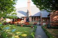 Schoolhouse Hotel Hotels in 
