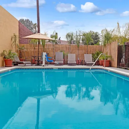 Travelodge by Wyndham Burbank-Glendale