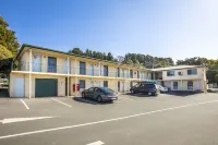 Nightcap at Riverside Hotel - Motels