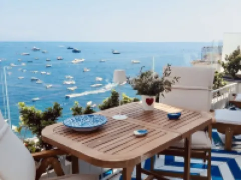 ヴィラダイアモンドラグジュアリースイーツ ポジターノのホテル