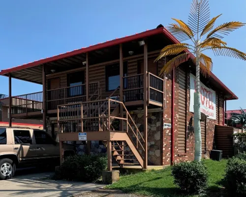Beverly hills inn Hotels in Brown County