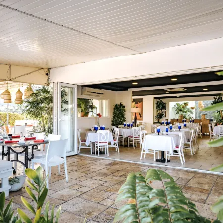 Playa Linda Beach Resort