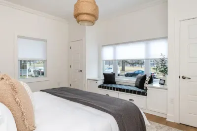 South Park Stunner! South Park with Fenced Yard Hotel in zona Holbrooke Plaza