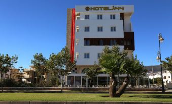 Hotel A44