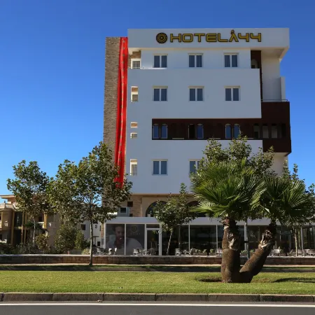 Hotel A44