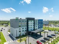 Holiday Inn Express & Suites Fort Walton Beach - Eglin Area فنادق في Okaloosa County