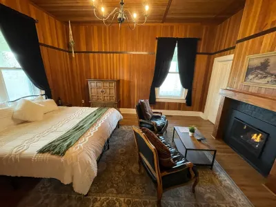 Woodside Farm Country Inn Hotels in Sooke
