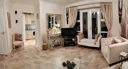 Canalside Chic – Your London Escape Starts Here!  Wifi and Airport Transfers