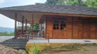 Vila M2N Series Hotels in Megamendung Subdistrict