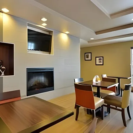 Comfort Suites