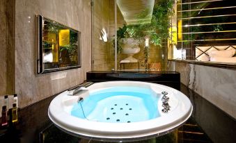 Royal Group Hotel Ming Zu Branch