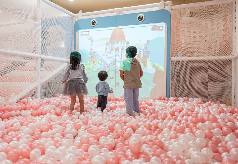 1. 템푸스 호텔 -..