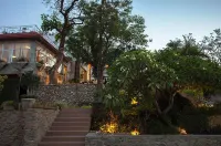 Hotel Aravali Các khách sạn gần Honey Moon Point