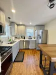 "That Cute BNB" 2-Bedroom home in prime location!