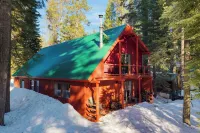 Mountain Cabin w/ Fireplace, Balcony & Easy Ski Access Bear Americana