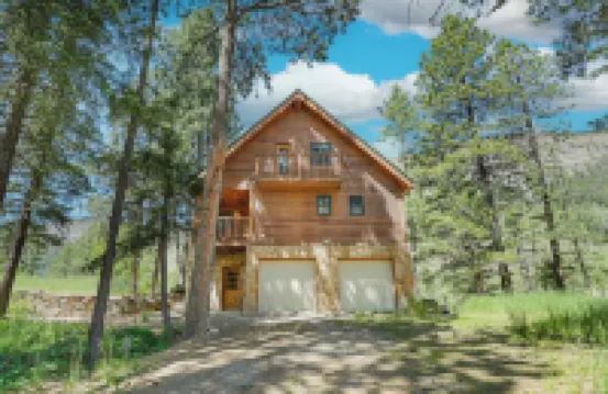Modern 3BR Alpine Cabin, Mtn Views, Deck, Nearby Lakes and Purgatory Skiing