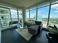 Luxurious downtown condo | gym | A/C | heated underground parking