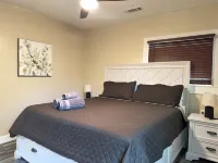 Sequoia Escape 3BR Home w/ King Bed & In-Unit Laundry - 3-نجوم
