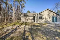 Breezy Point Cabin w/ Fire Pit - Walk to Lake - Wifi