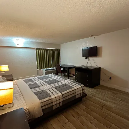 River Valley Inn and Suites by Belvilla Hotels in Fort Smith