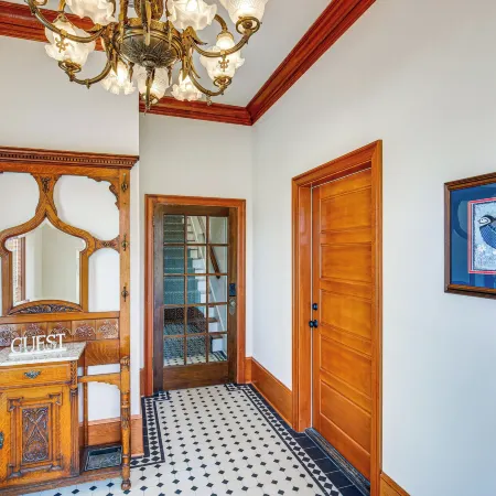 Historic Charnwood Guest House- 1 Mile to Downtown