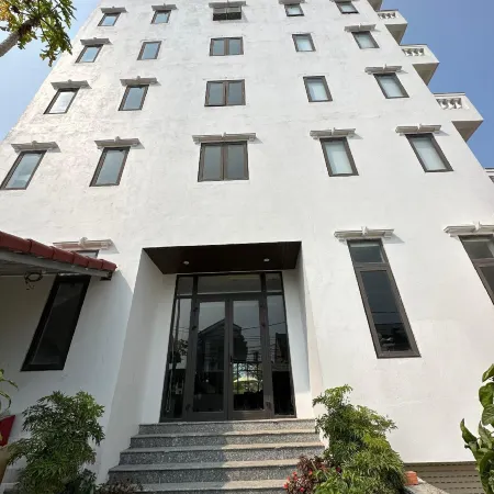 Hotel Front Beach Отели рядом с достопримечательностью «Пляж Кыадай»